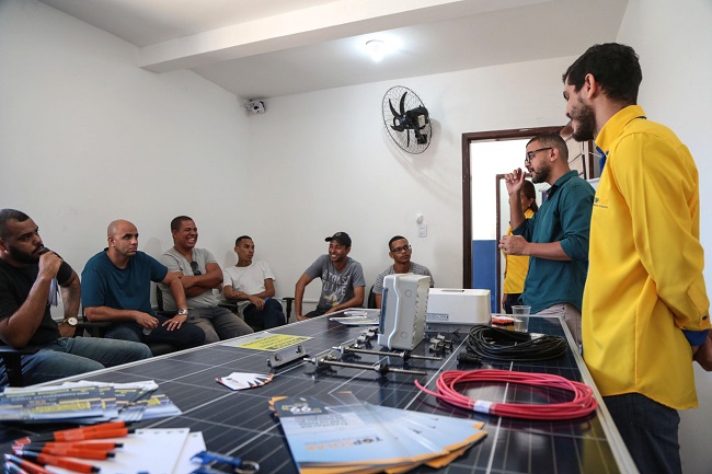 Curso de Instalação de Painel Solar tem empregabilidade de 75% para alunos em Salvador