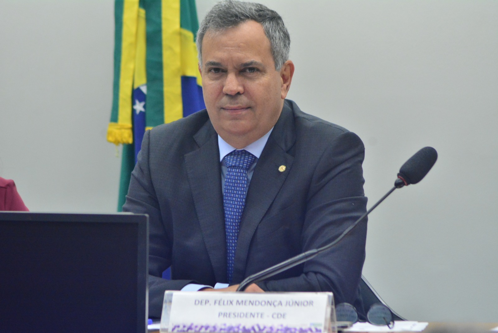 Câmara apresenta estudo de Félix Mendonça sobre a dívida pública e os juros no Brasil