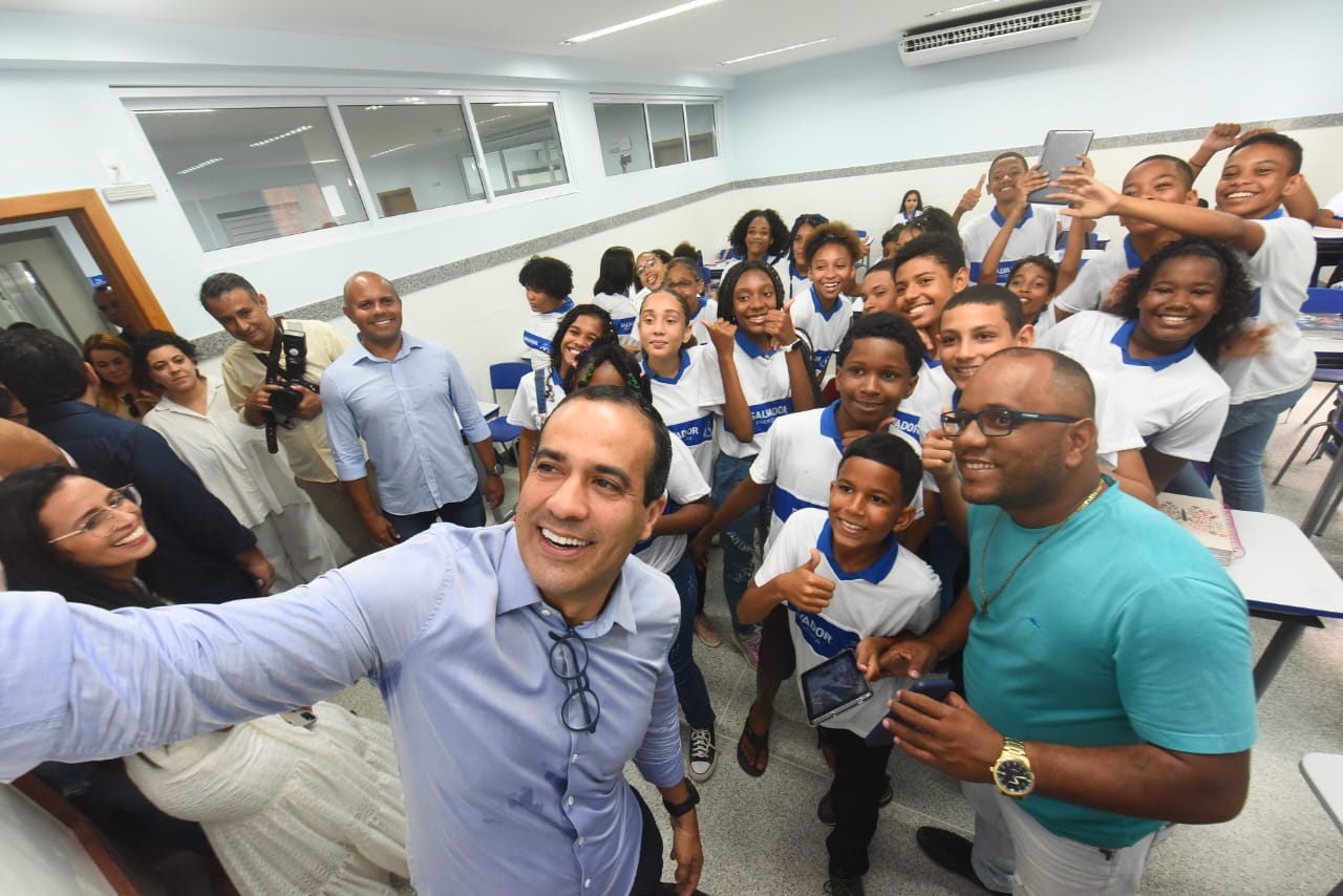 Bruno Reis entrega nova escola em Cajazeiras V com salas climatizadas