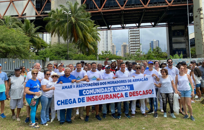 Claudio Tinoco participa de ‘abraçaço’ no antigo Centro de Convenções e envia documento cobrando respostas a governador