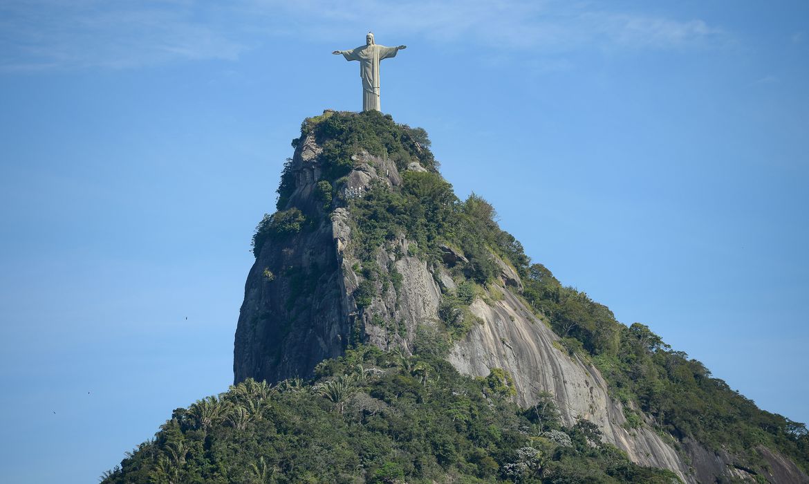 Cristo Redentor completa 92 anos com festa e missa no Rio de Janeiro