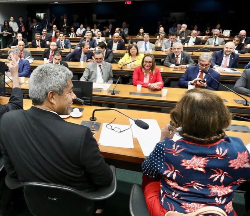 Félix defende emenda coletiva para segurança pública em reunião de Jerônimo com a bancada baiana no Congresso