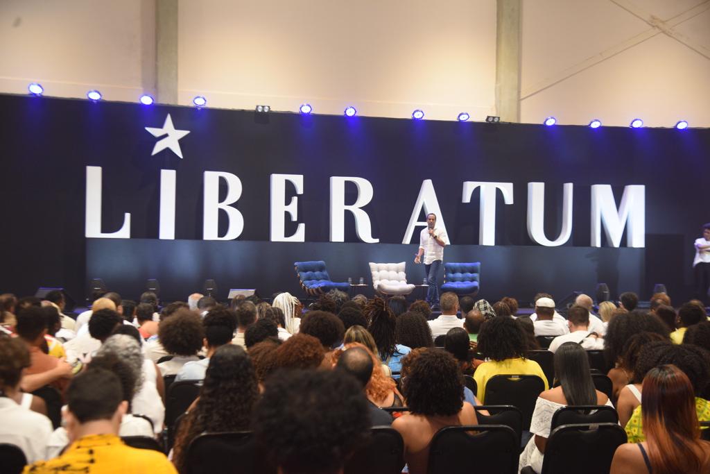 Bruno Reis participa da abertura do Liberatum e anuncia reabertura do Museu Nacional da Cultura Afro-Brasileira