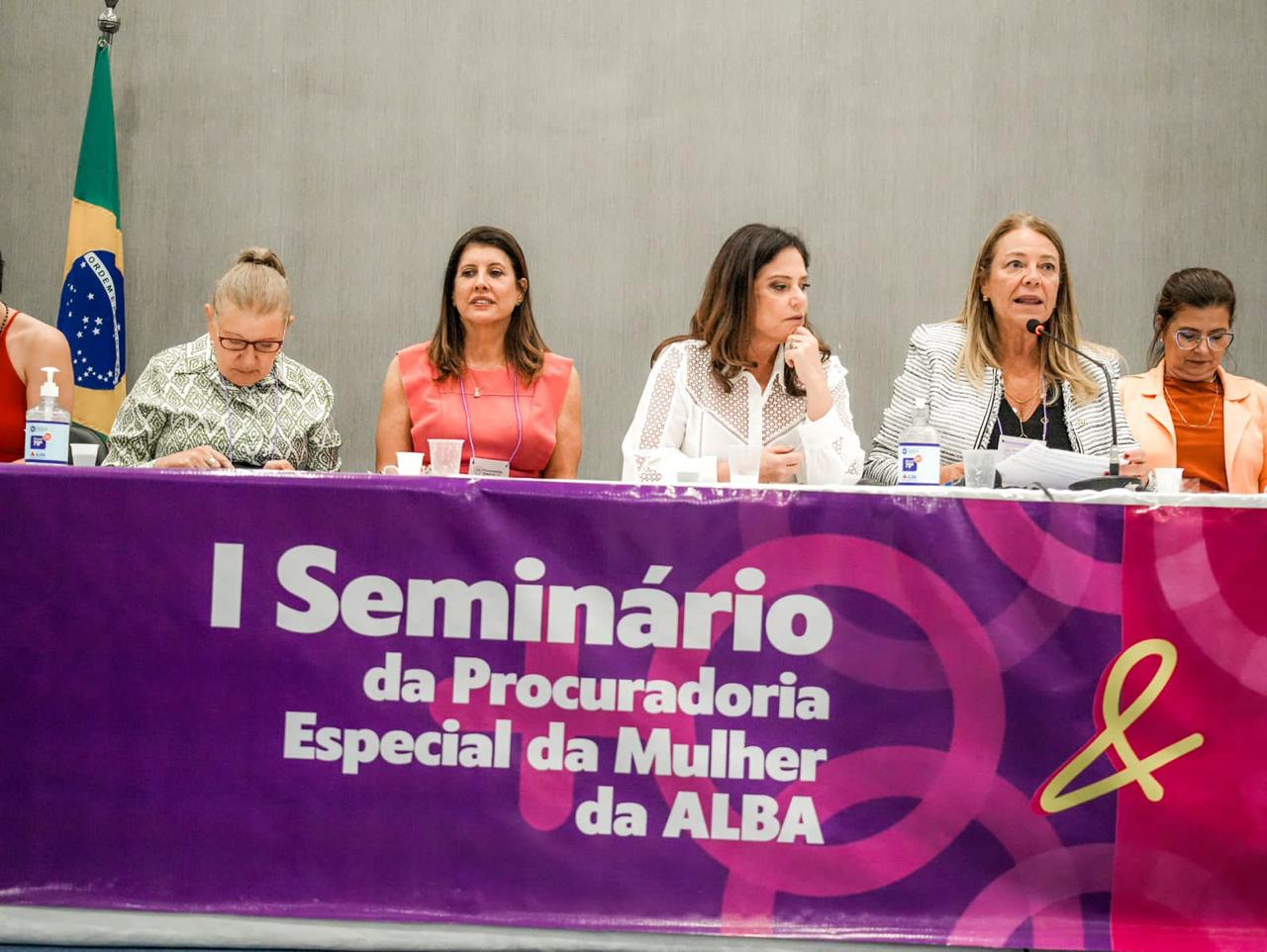 Denise Menezes e Fabíola Mansur inauguram sala da Procuradoria Especial da Mulher na ALBA