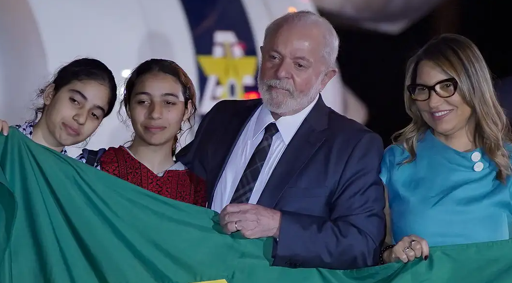 Lula garante que Brasil tentará trazer mais famílias da Faixa de Gaza