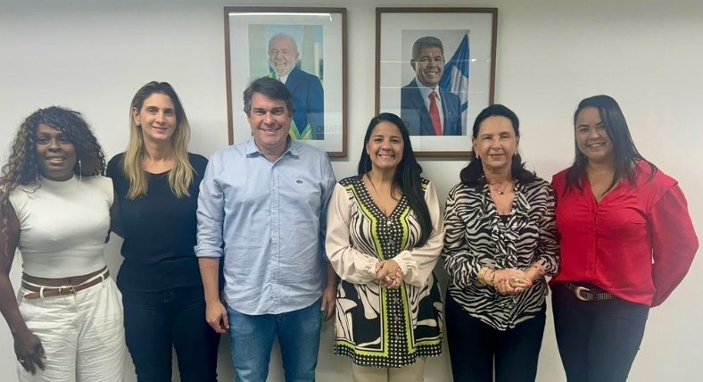 Niltinho e prefeita de Ipiaú se reúnem com secretária de Educação do Estado