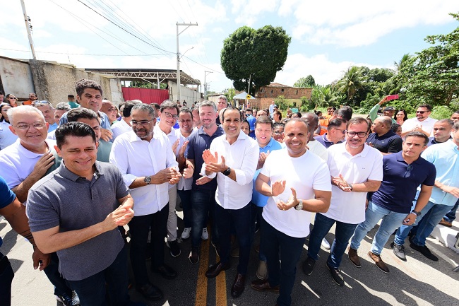 Bruno Reis entrega requalificação viária em Valéria