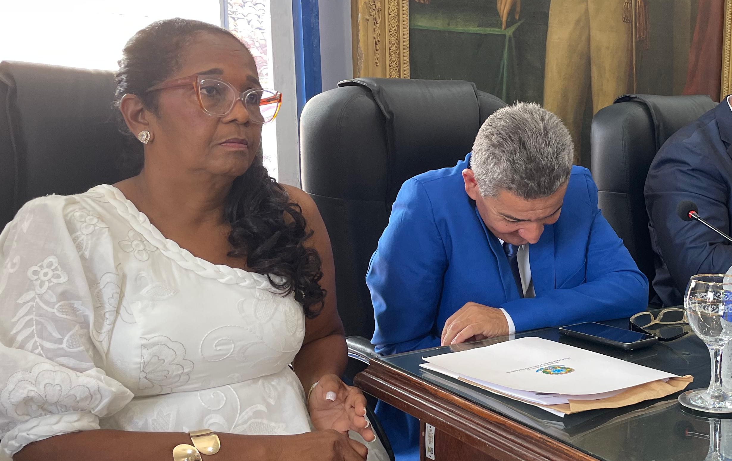 Eliana Gonzaga toma posse para mais um mandato como prefeita de Cachoeira