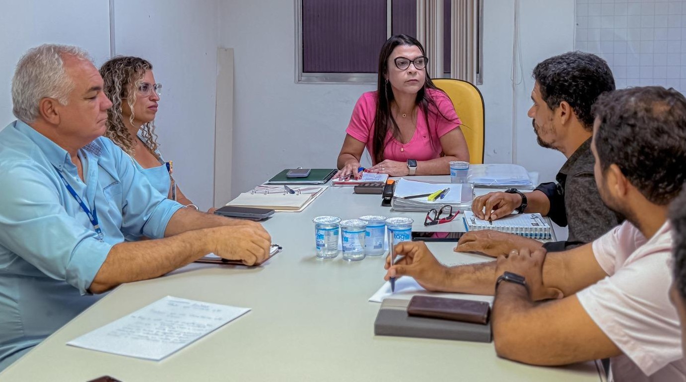 Prefeitura e Embasa dialogam sobre obras em Lauro de Freitas