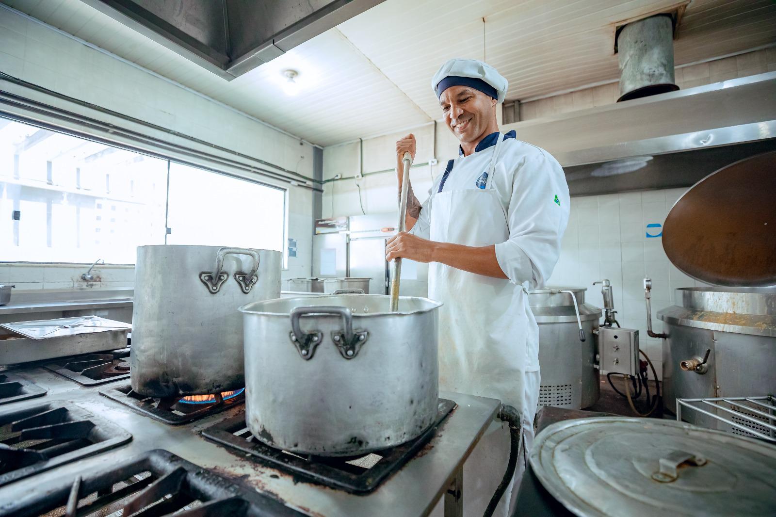 Prefeitura de Lauro de Freitas vistoria Restaurante Popular Municipal