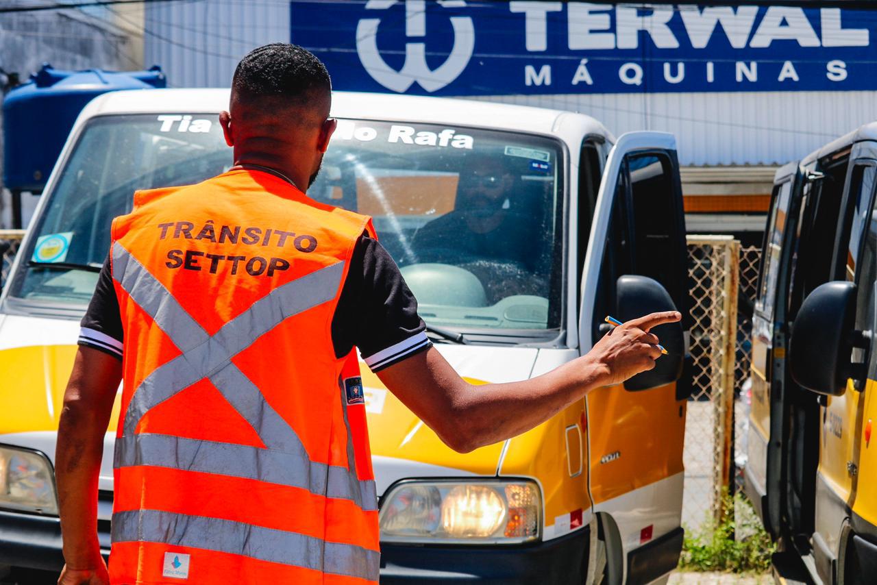 Prefeitura de Lauro de Freitas inicia vistoria do transporte escolar