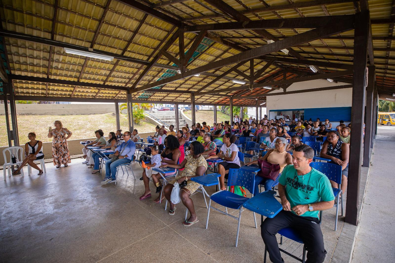 Escolas municipais de Lauro dão início ao ano letivo 2025 com atividades internas e acolhimento