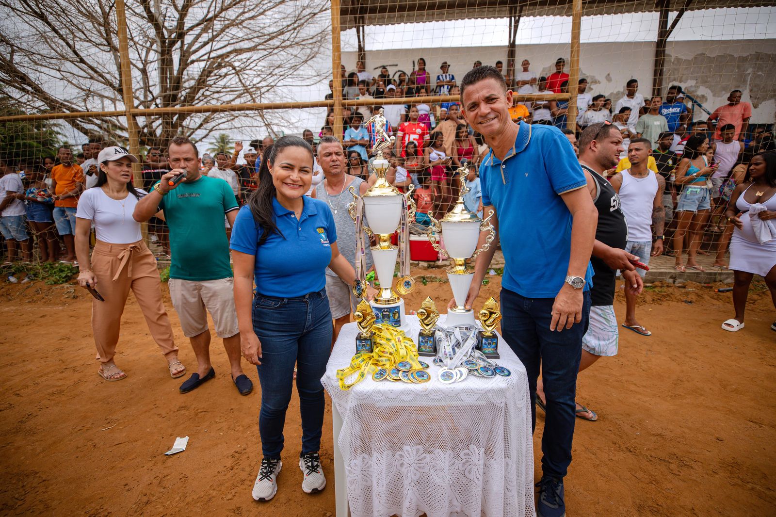 Débora prestigia final da Supercopa Capelão 2025 em Lauro de Freitas