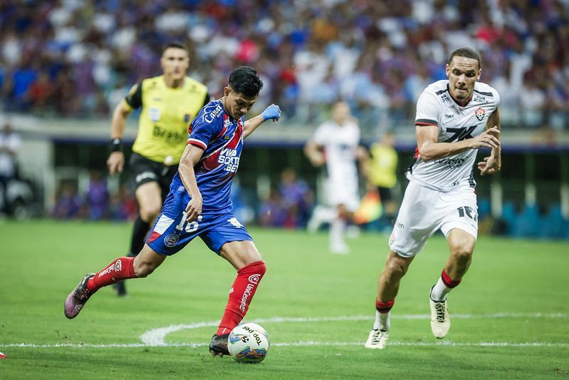 Bahia vence o Vitória por 2 a 0 na primeira partida da final do Campeonato Baiano