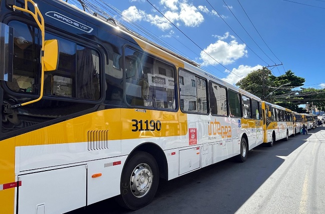 Salvador 476 anos: Prefeitura segue com entrega de novos ônibus climatizados