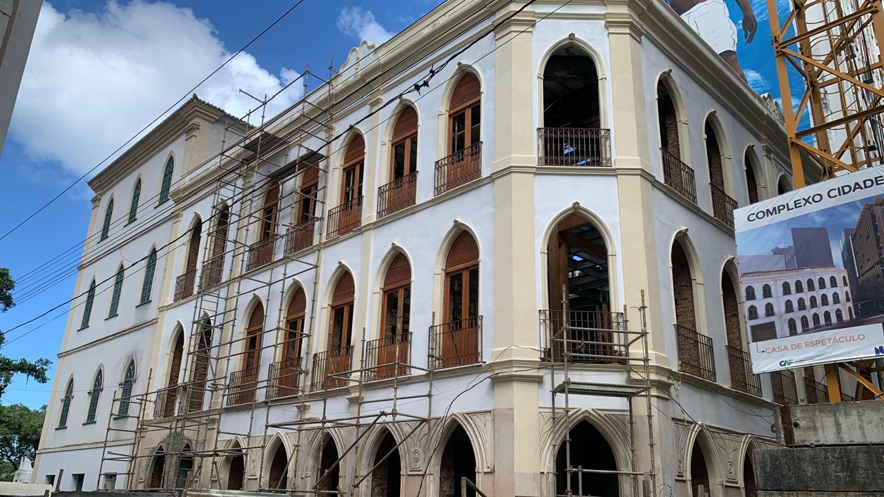 Obras da Escola de Música e Artes e da Sala de Espetáculos Letieres Leite já estão 60% concluídas em Salvador