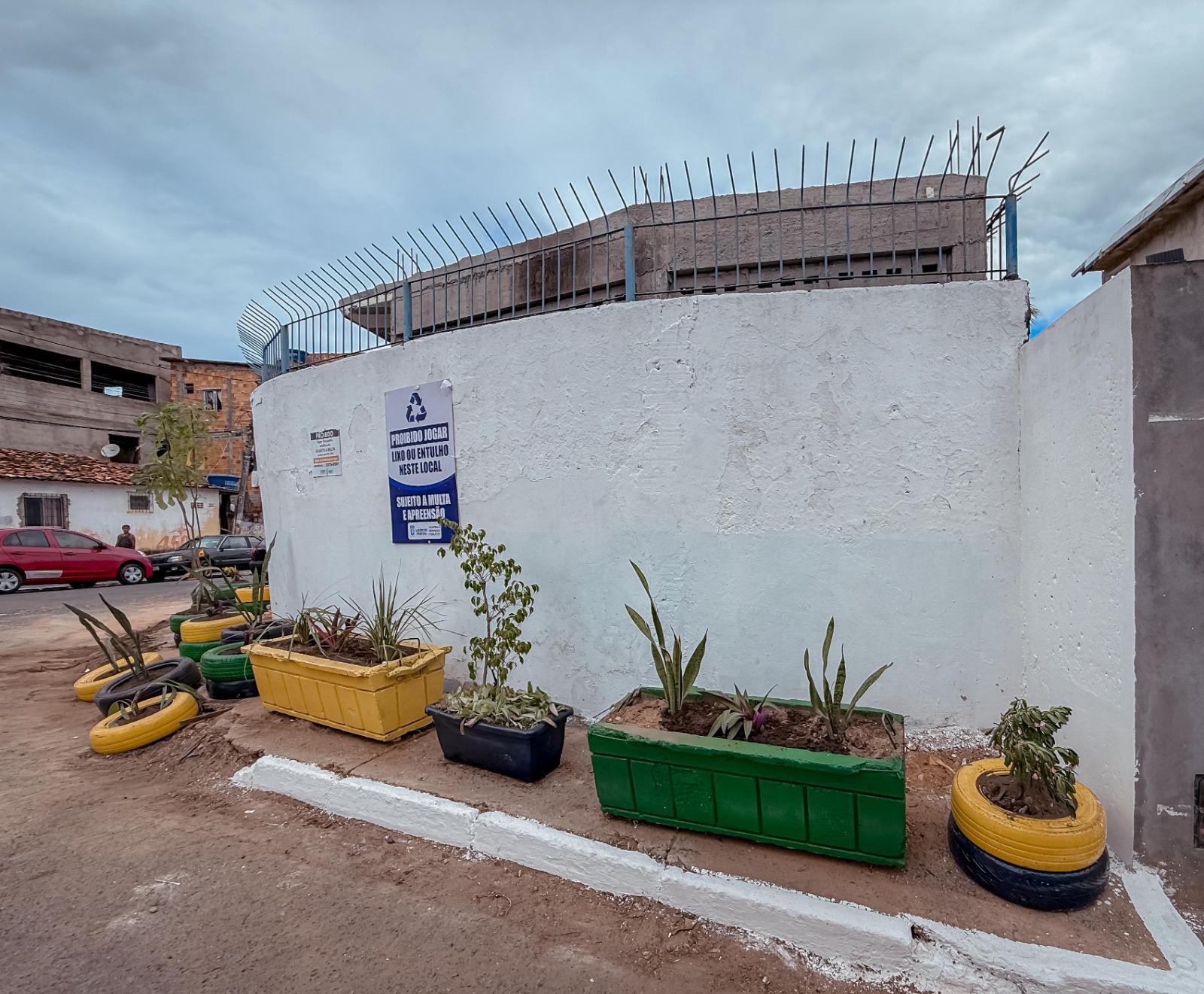 Prefeitura de Lauro transforma pontos de descarte irregular em jardins sustentáveis