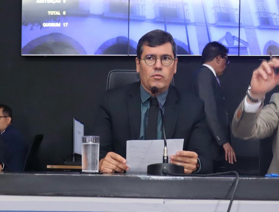 Vereador Claudio Tinoco denuncia fechamento do Armazém Cenográfico da Bahia