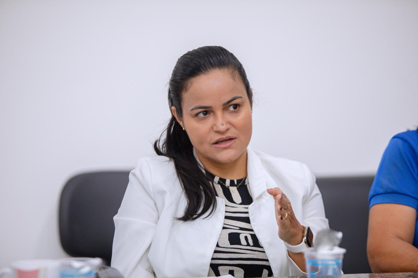 Débora reúne secretariado de Lauro de Freitas e discute o fortalecimento de ações integradas