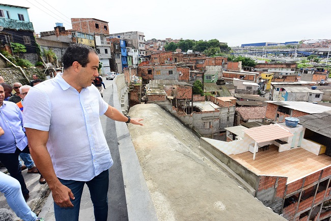 Prefeitura de Salvador entrega nova obra de contenção em São Caetano