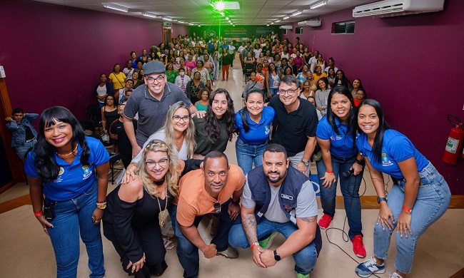 Débora garante curso de formação em primeiros socorros para cuidadores da rede municipal em Lauro de Freitas