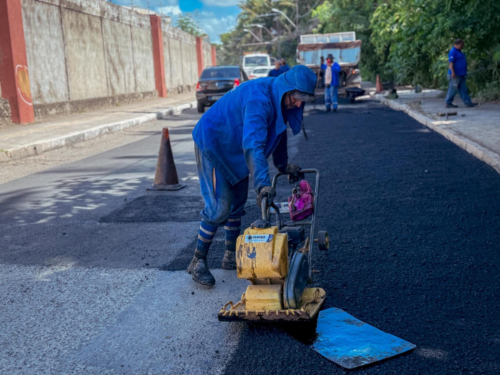 Prefeitura de Lauro realiza Operação Buraco Zero no Miragem