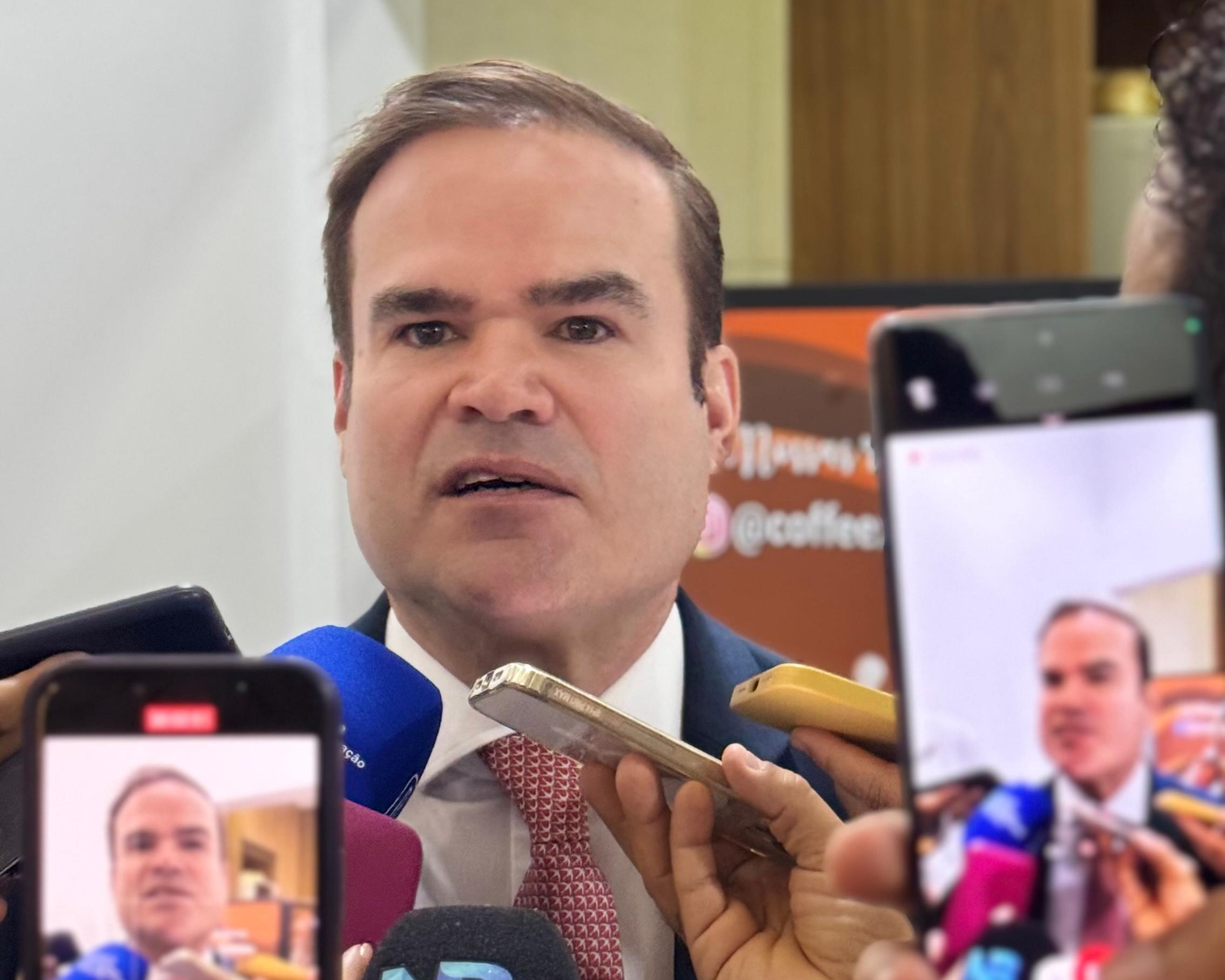 ‘Não devem ser tolerados numa democracia’, diz Cacá Leão sobre ataques ao Legislativo de Salvador