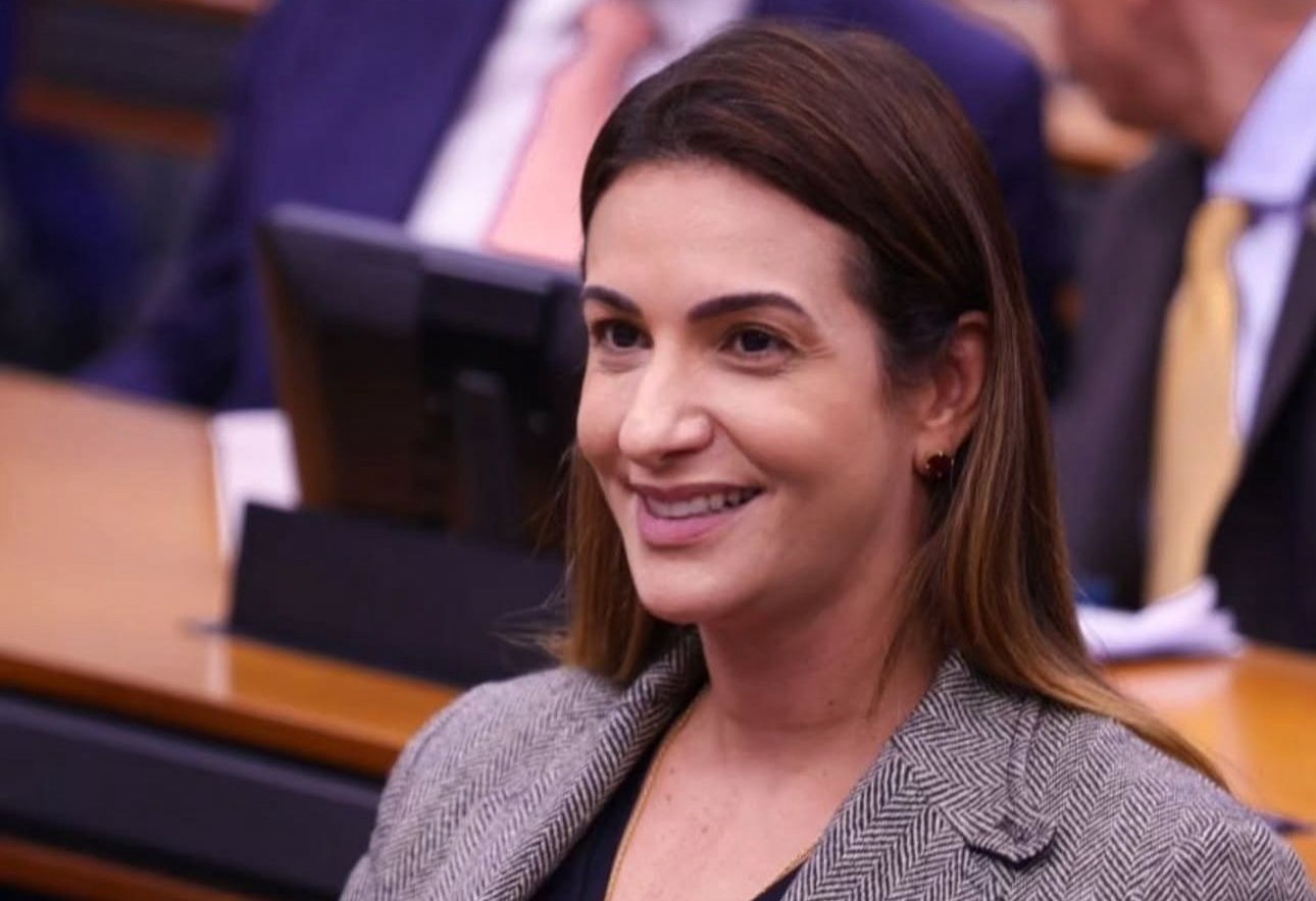 Roberta Roma coordena reunião da Frente Parlamentar da Agropecuária em Brasília