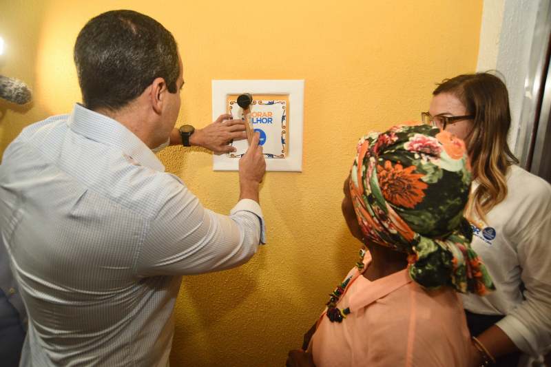 Prefeitura de Salvador entrega mais 100 casas reformadas pelo Morar Melhor no Jardim Nova Esperança