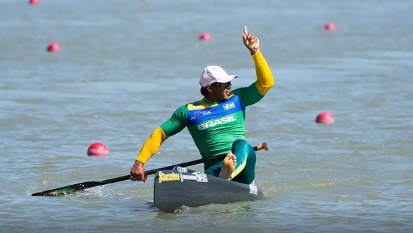 Isaquias Queiroz garante ouro na Copa do Mundo de canoagem velocidade na Hungria