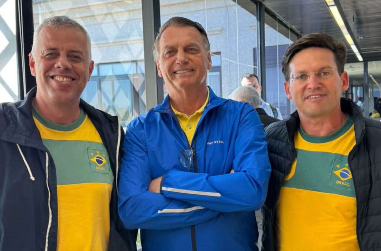 Bolsonaro pede apoio a candidatos da direita para mudar o Brasil