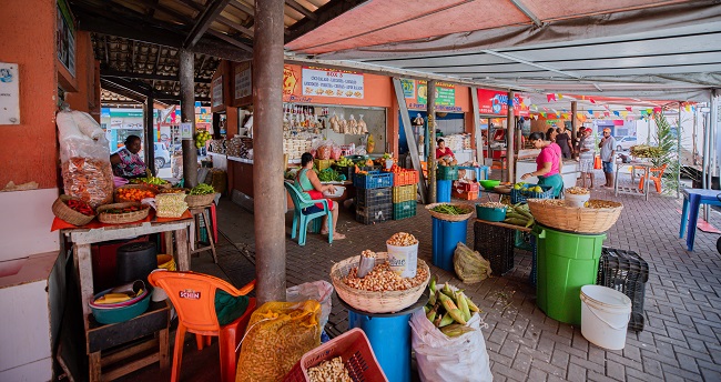 Mercado Municipal de Lauro oferece compras juninas com tradição e qualidade