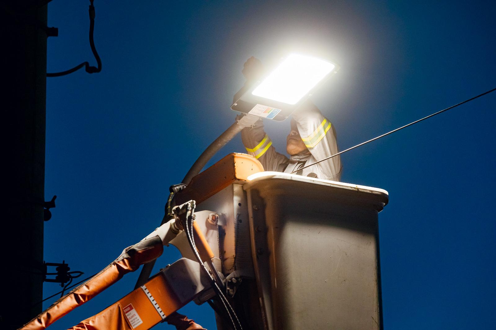 Prefeitura de Lauro leva Programa Banho de Luz para Vilas do Atlântico