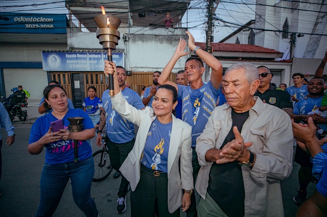 Passagem do Fogo Simbólico homenageia luta de Lauro de Freitas na Independência da Bahia