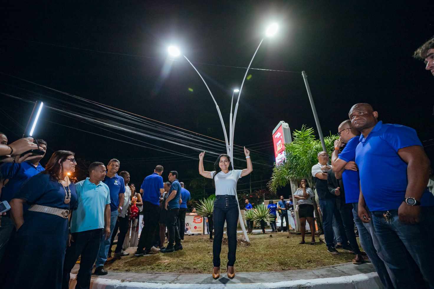 Prefeitura celebra aniversário de Lauro de Freitas com Banho de Luz em Vilas do Atlântico