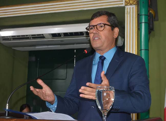 Claudio Tinoco apela por fim da greve dos professores da rede municipal em Salvador