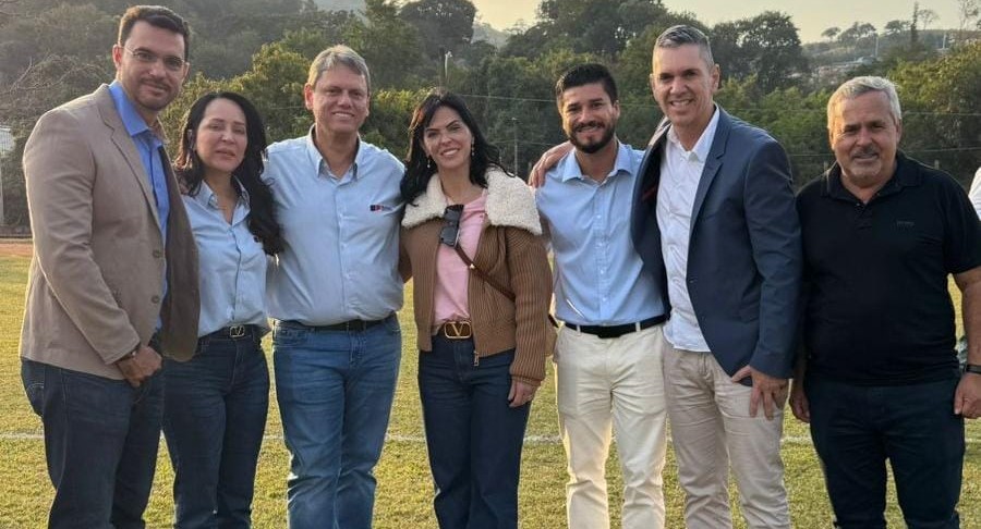 Prefeita de Morro do Chapéu tem encontro com o governador Tarcísio de Freitas em São Paulo
