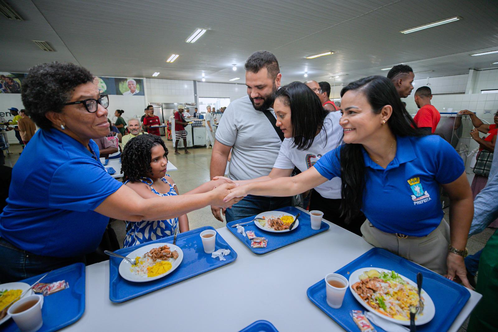 Aniversário de Lauro de Freitas é marcado por sabor e acolhimento no Restaurante Popular