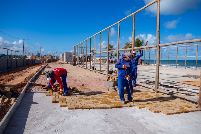 Prefeitura de Lauro avança obras de urbanização da nova orla de Ipitanga