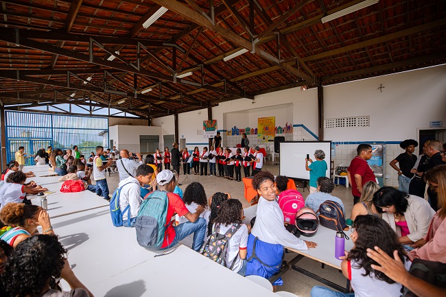Literatura, música e inclusão marcam abertura da Feira Literária Inclusiva de Lauro