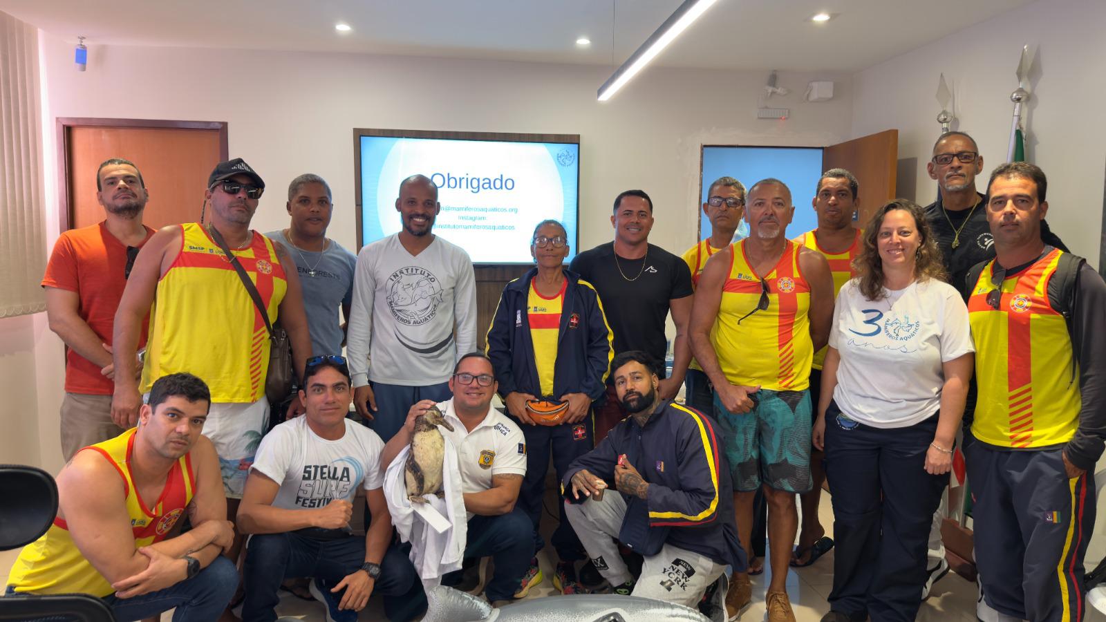 Lauro de Freitas capacita guarda-vidas para resgate de fauna marinha