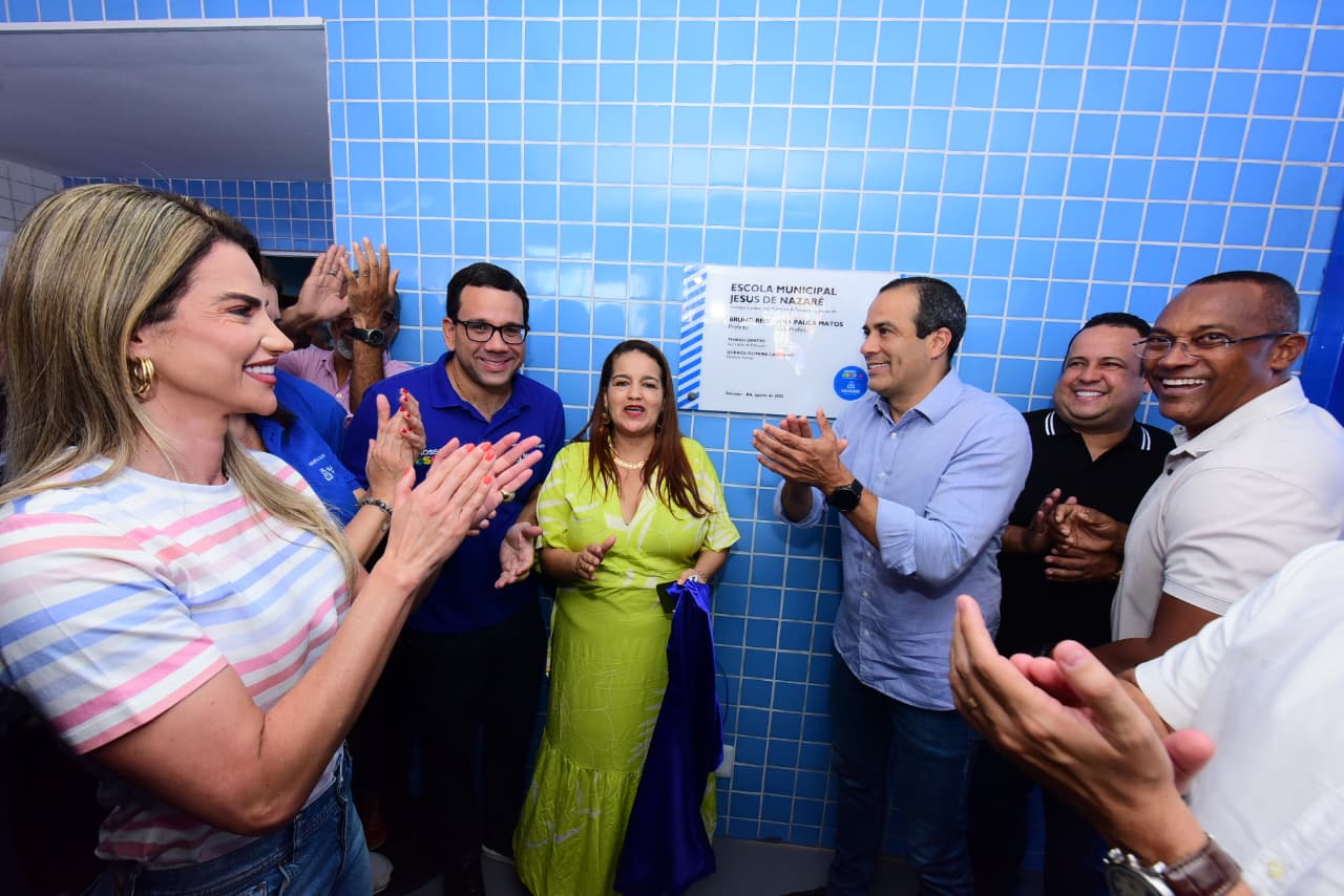 Bruno Reis inaugura escola com piscina e laboratório em Sussuarana