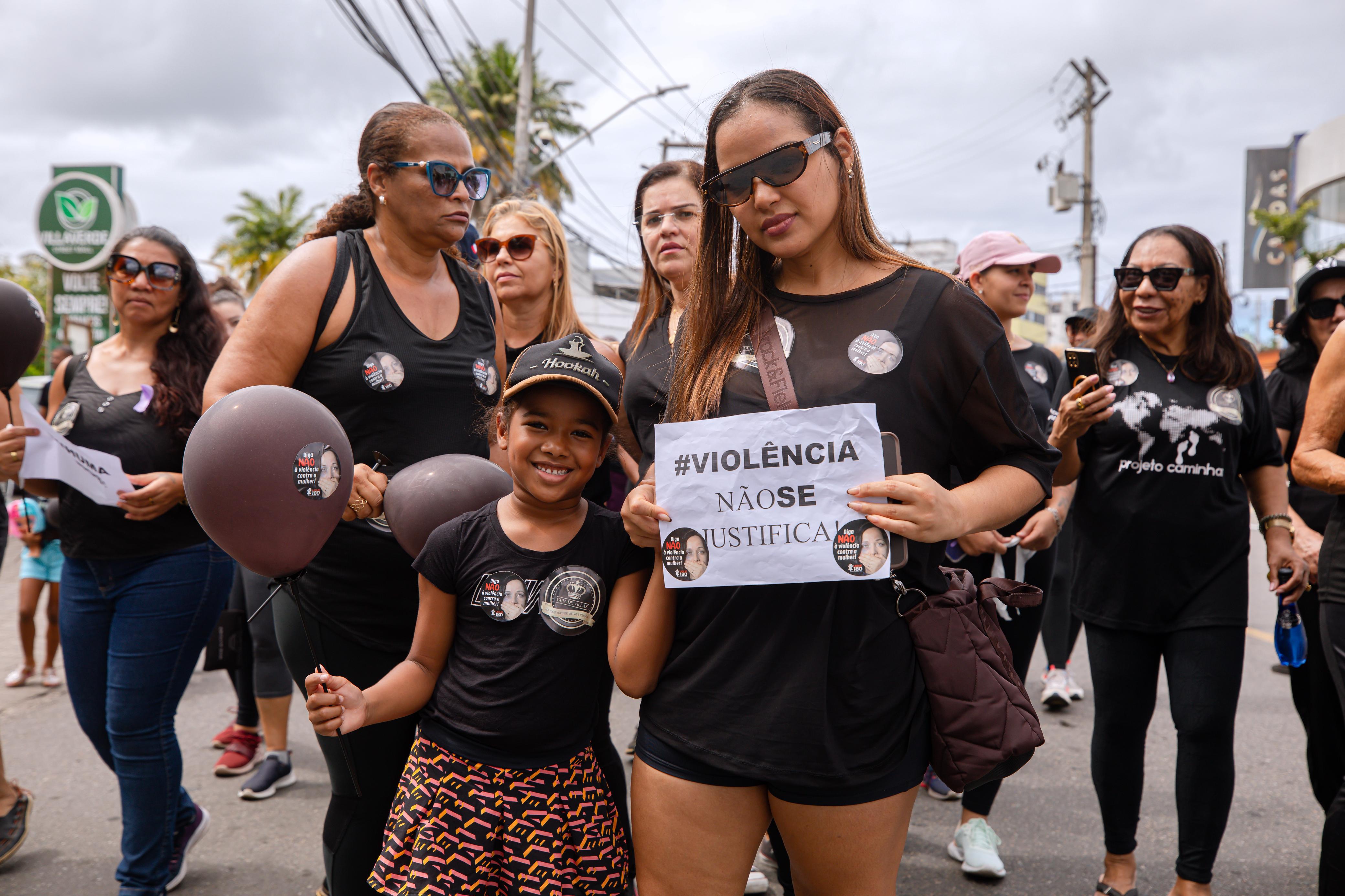 Marcha das Mulheres pede fim da violência e do feminicídio em Lauro de Freitas