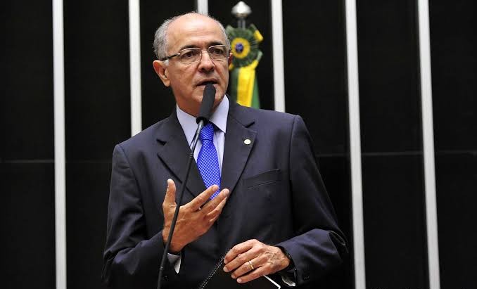 “Lula fez um 7 de Setembro sem gente e com Janja dando adeus a ninguém na Esplanada”, observa Aleluia