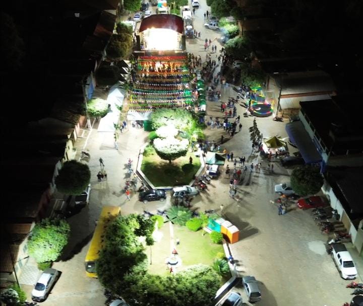 Correntina avança na iluminação pública com 2 mil pontos de LED e beneficia 5 mil famílias