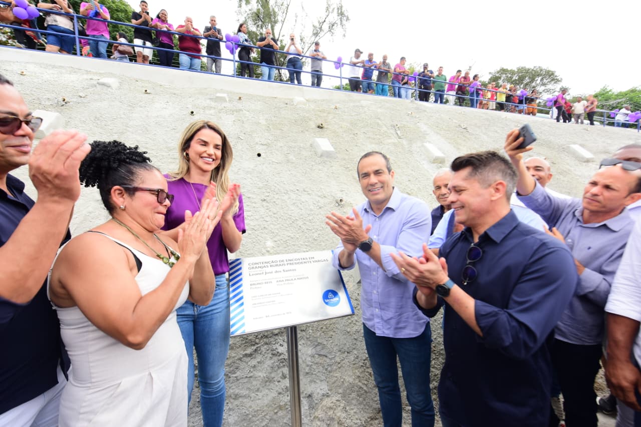 Bruno Reis entrega contenção de encosta na Rua São Francisco Xavier nas Granjas Rurais