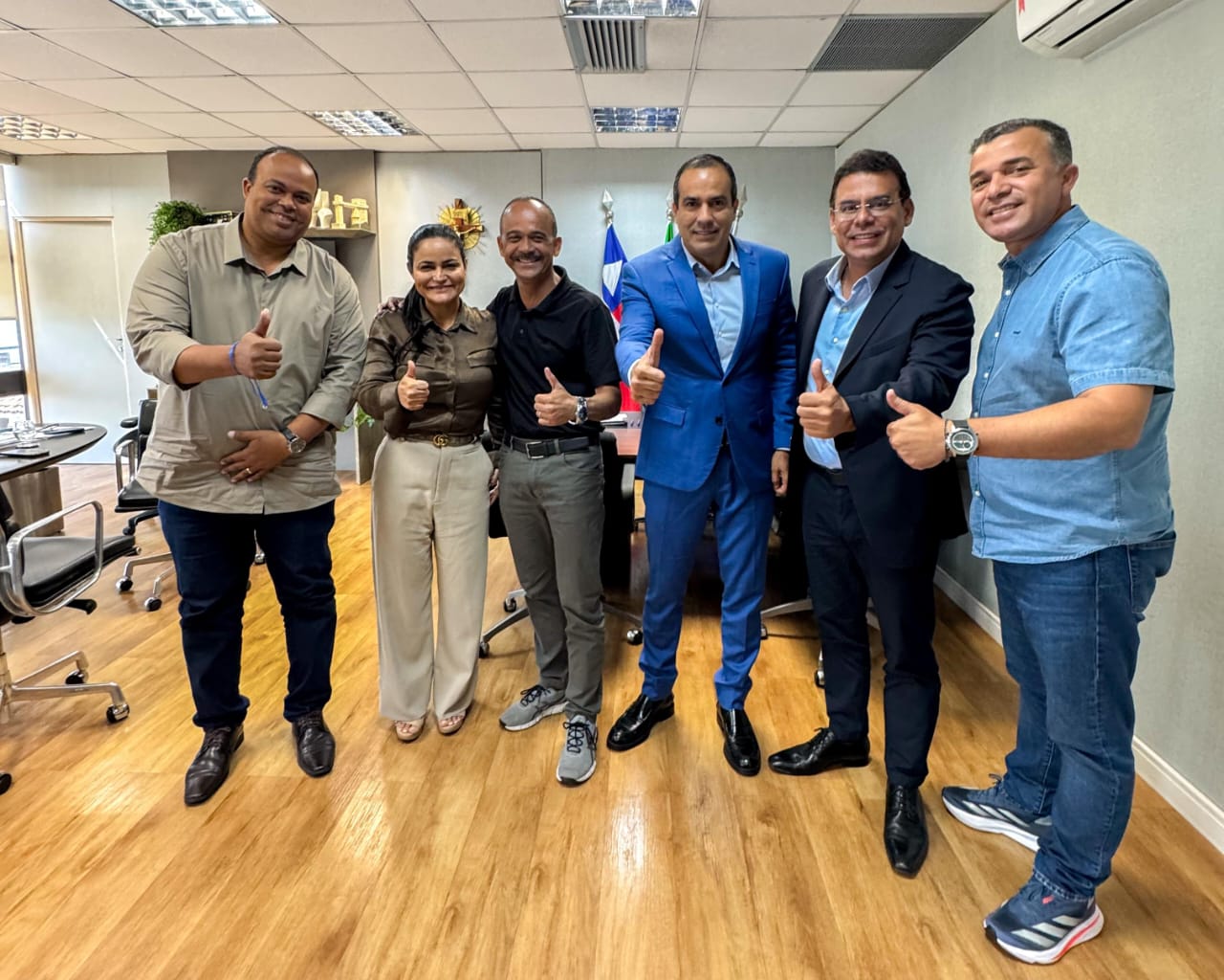 Elinaldo se reúne com Bruno Reis e prefeitos do União Brasil para discutir projetos e trocar experiências