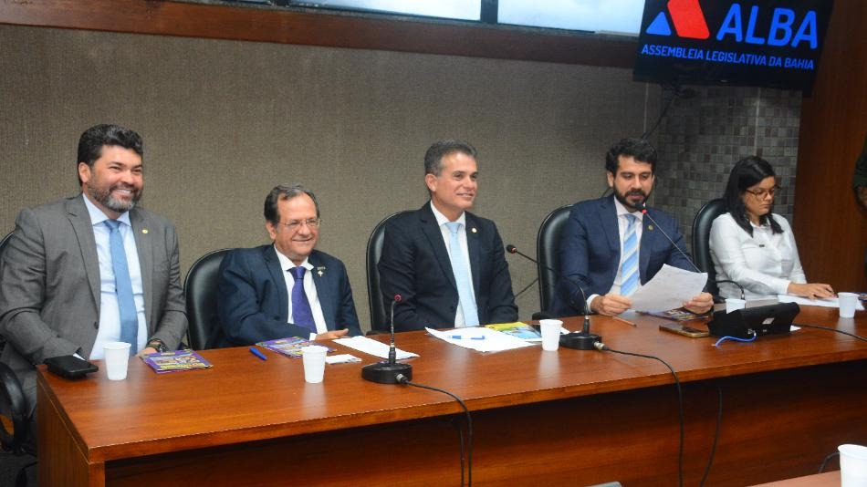 Audiência pública na ALBA reúne representantes de 12 vinícolas para debater cadeia produtiva do vinho na Bahia
