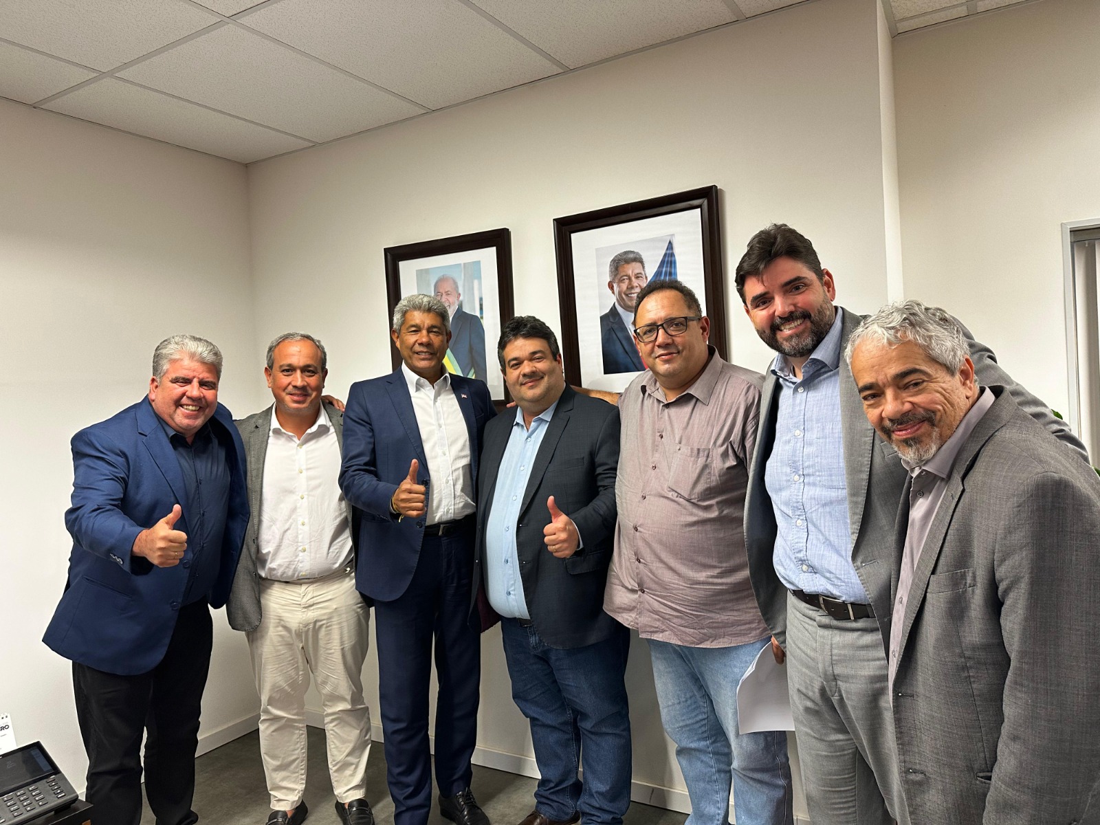 Jerônimo garante investimentos estruturais em Conquista em reunião com vereadores do município e deputados