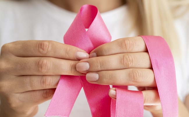 Outubro Rosa: Mastologista do IHEF destaca importância do diagnóstico precoce do câncer de mama para sucesso do tratamento